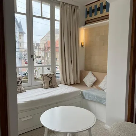 La Rafale Centre 300 M