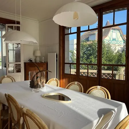 La Rafale Centre 300 M Lejlighed *